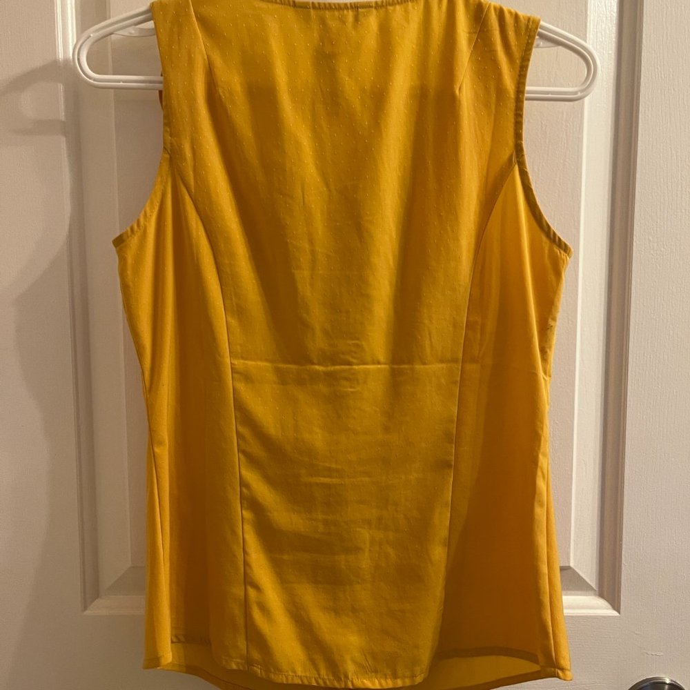 Banana Republic Ruffle Top - Picture 2 of 3